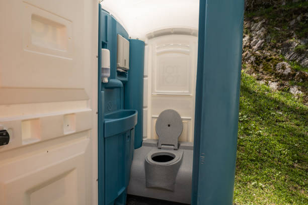 Best Affordable porta potty rental  in Mayville, WI